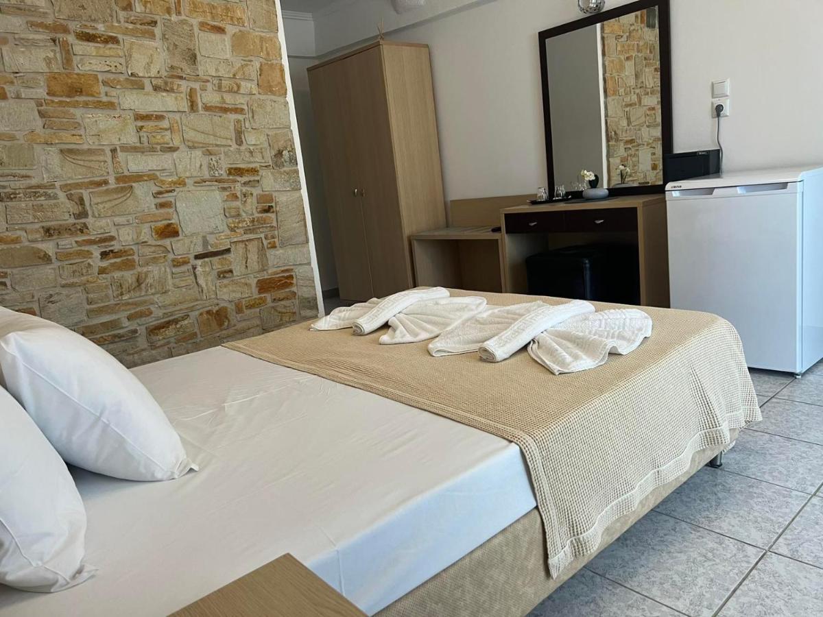 Ellas Hotel Skala Potamia  Buitenkant foto