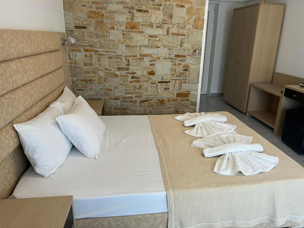 Ellas Hotel Skala Potamia  Buitenkant foto