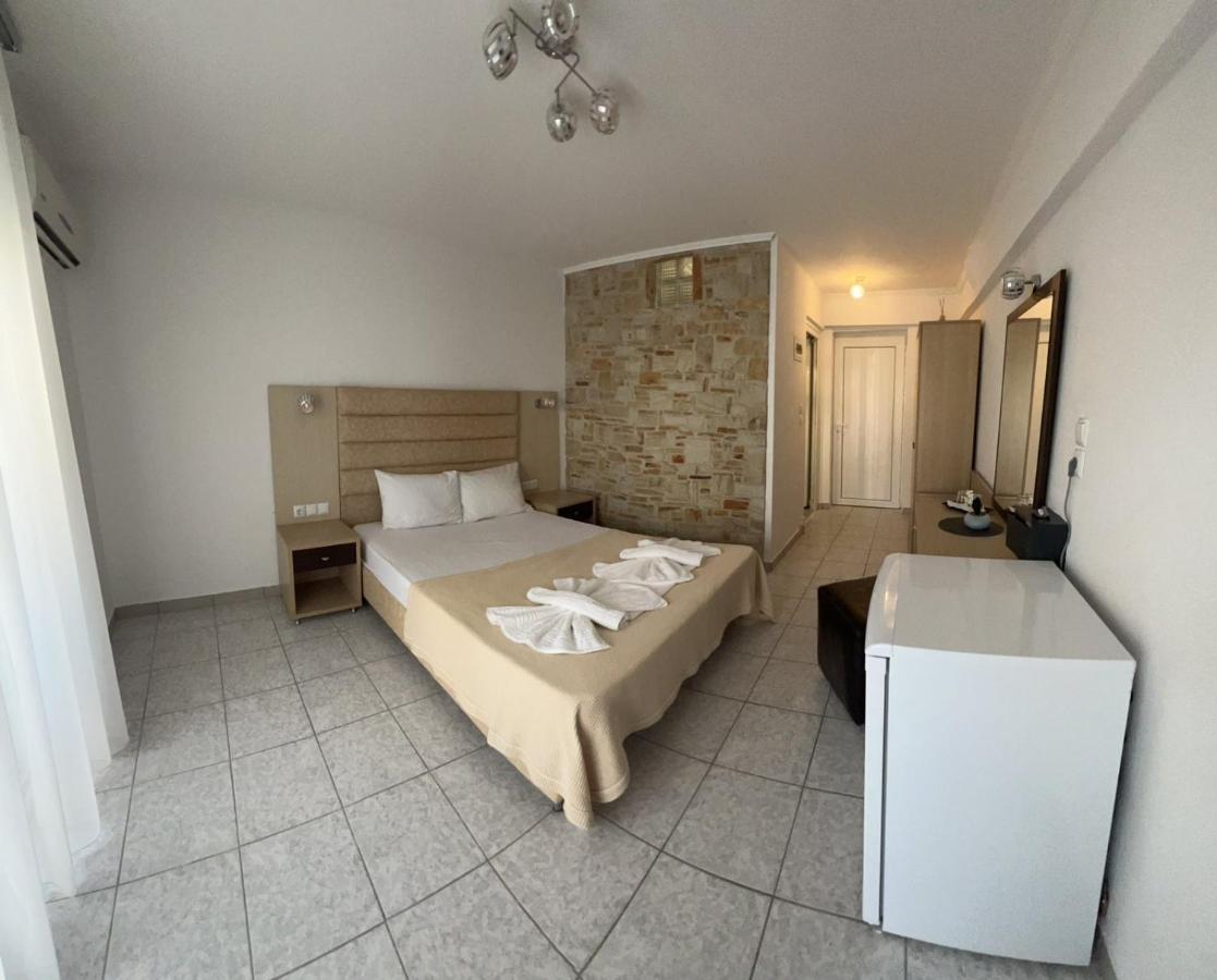 Ellas Hotel Skala Potamia  Buitenkant foto