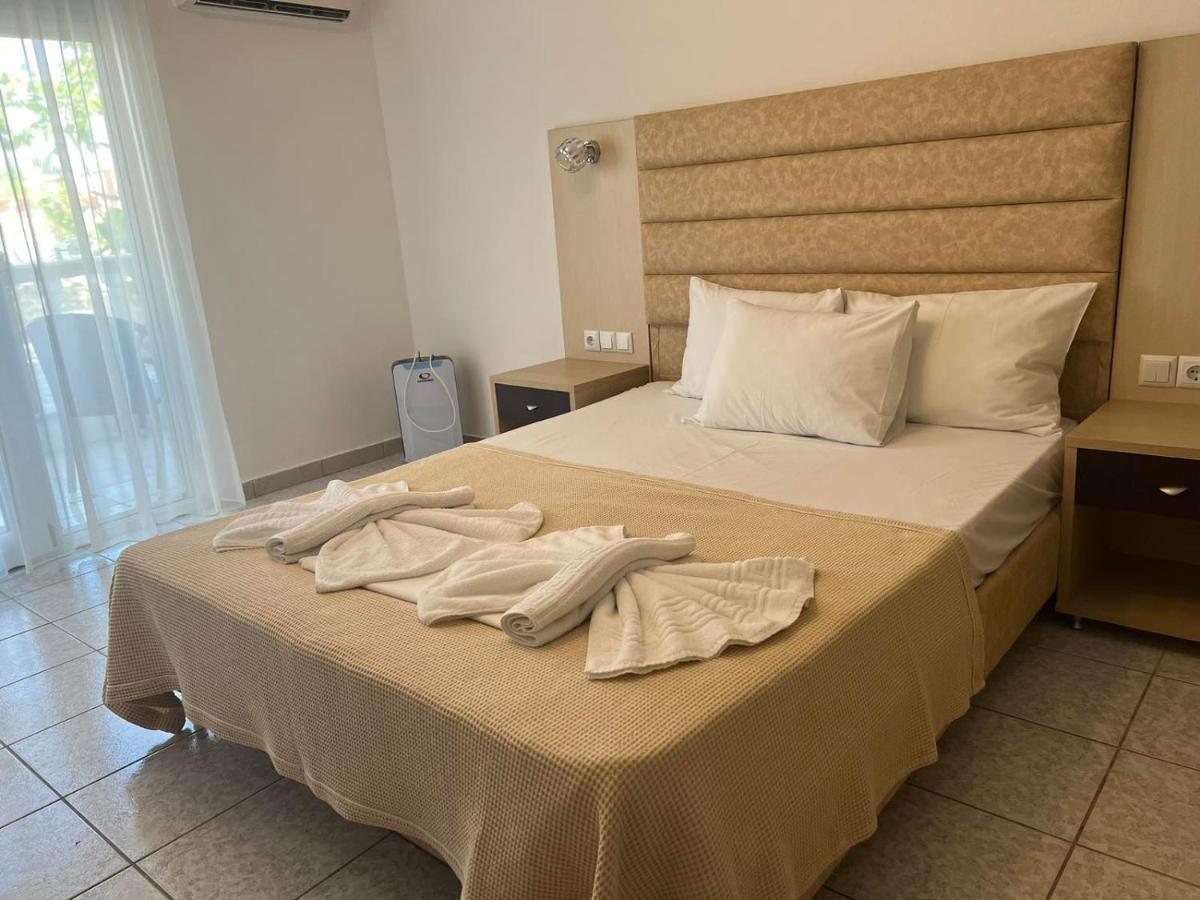Ellas Hotel Skala Potamia  Buitenkant foto