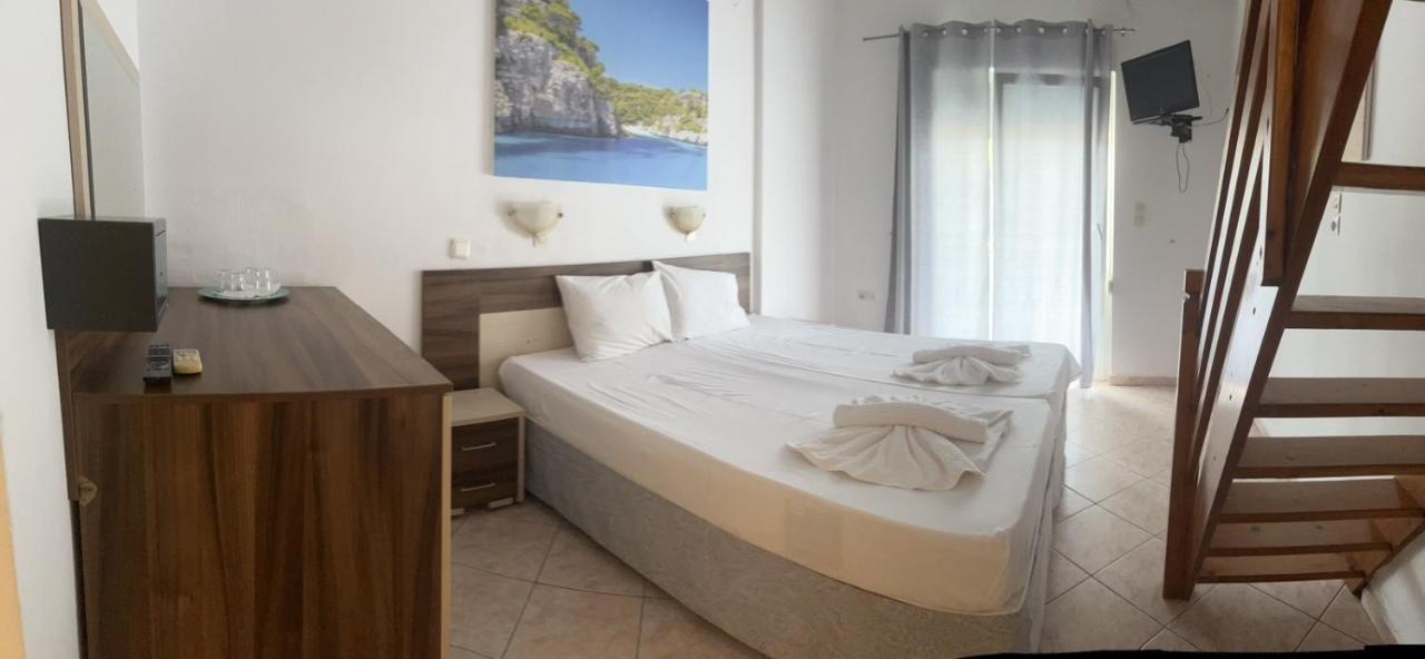 Ellas Hotel Skala Potamia  Buitenkant foto
