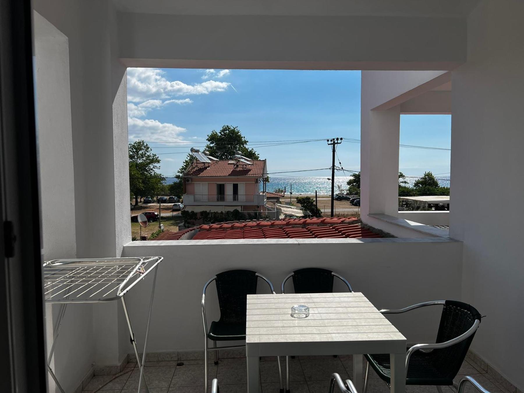 Ellas Hotel Skala Potamia  Buitenkant foto